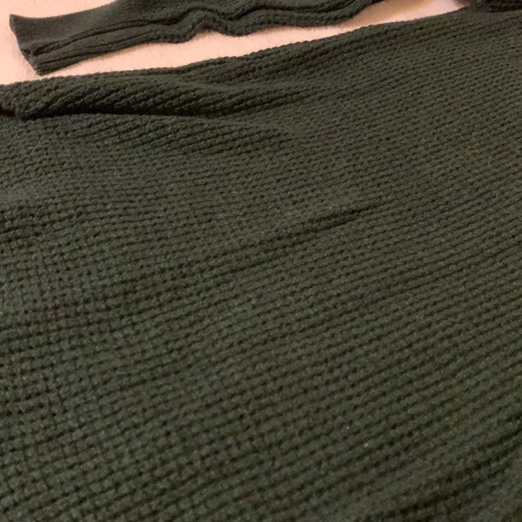 Medium forest green turtleneck - Picture 2 of 4